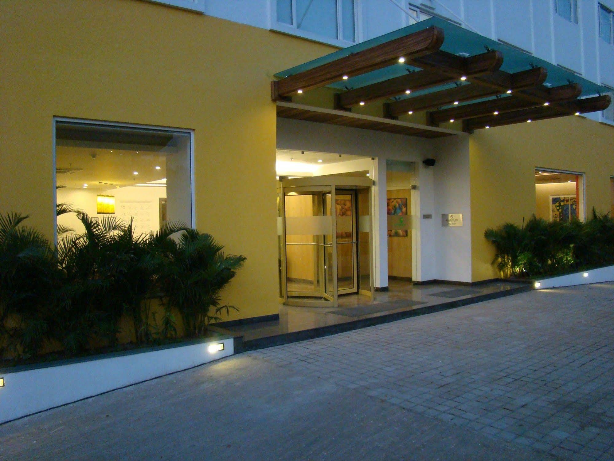 Lemon Tree Hotel Čennai Exteriér fotografie